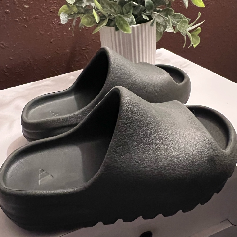 Yeezy Slides 13K Kids